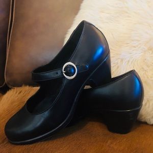 Cute Dansko Mary janes🙀